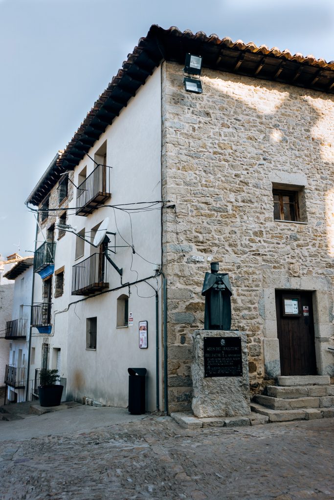 Things to see in Ares del Maestrat, Spain - village streets