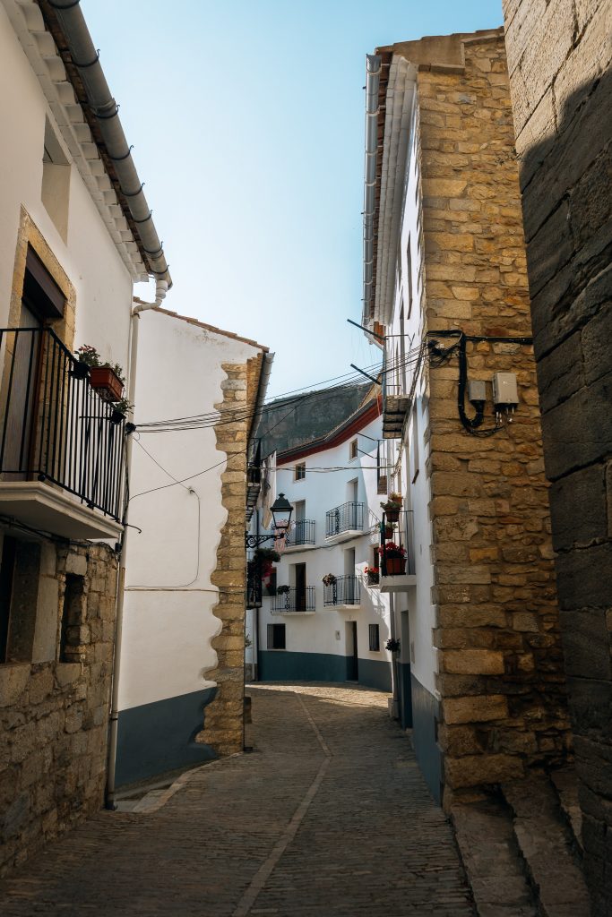 Things to see and do in Ares del Maestrat, Spain - village streets