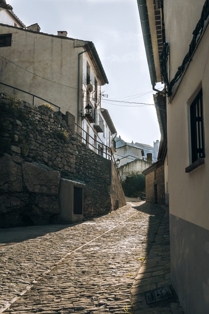 What to see in Ares del Maestrat, Spain? Wander around village streets