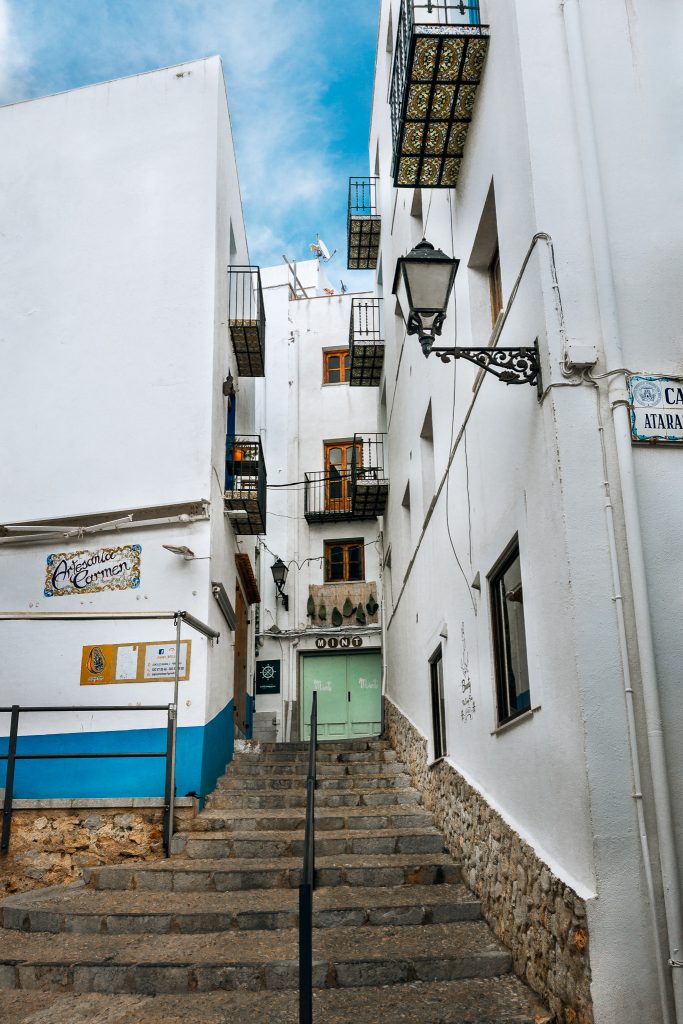Peñíscola Spain - Old town white streets