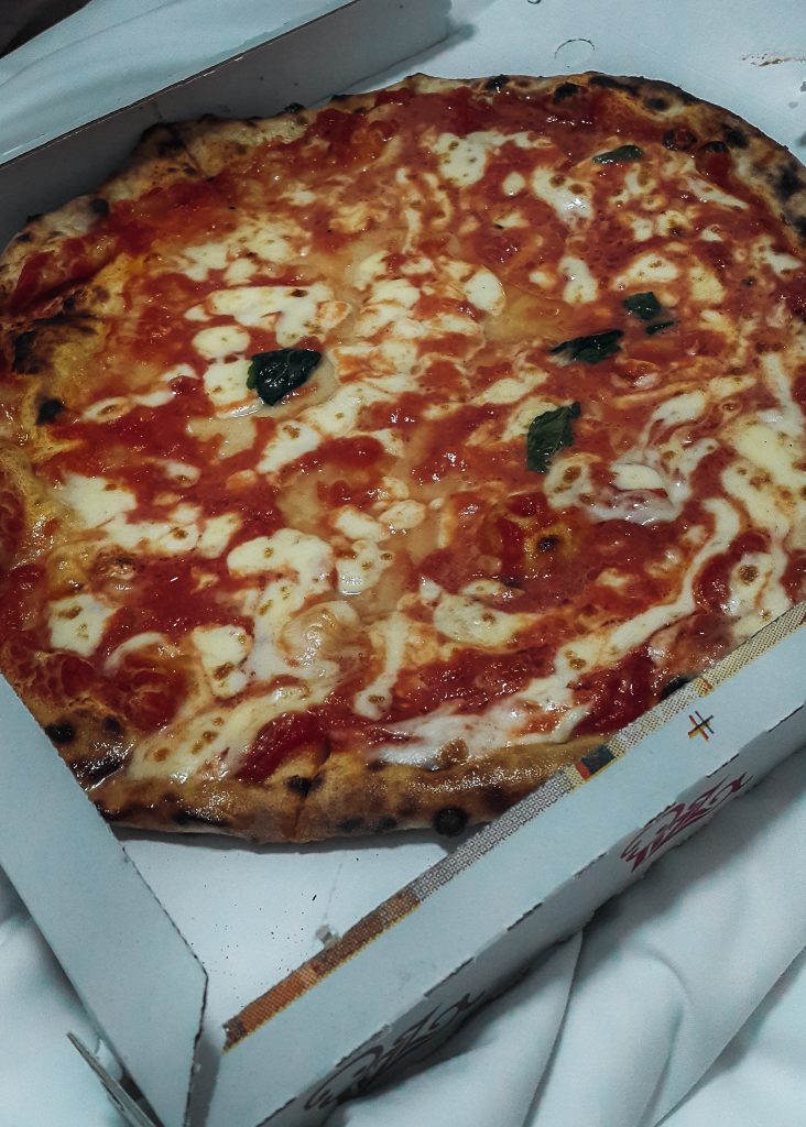 Experience local food - pizza pizza neapolitana