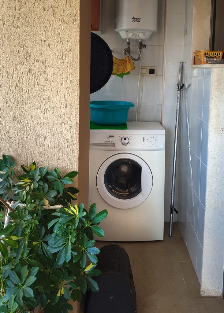 Fun facts about Spain - Washing machine on the balcony