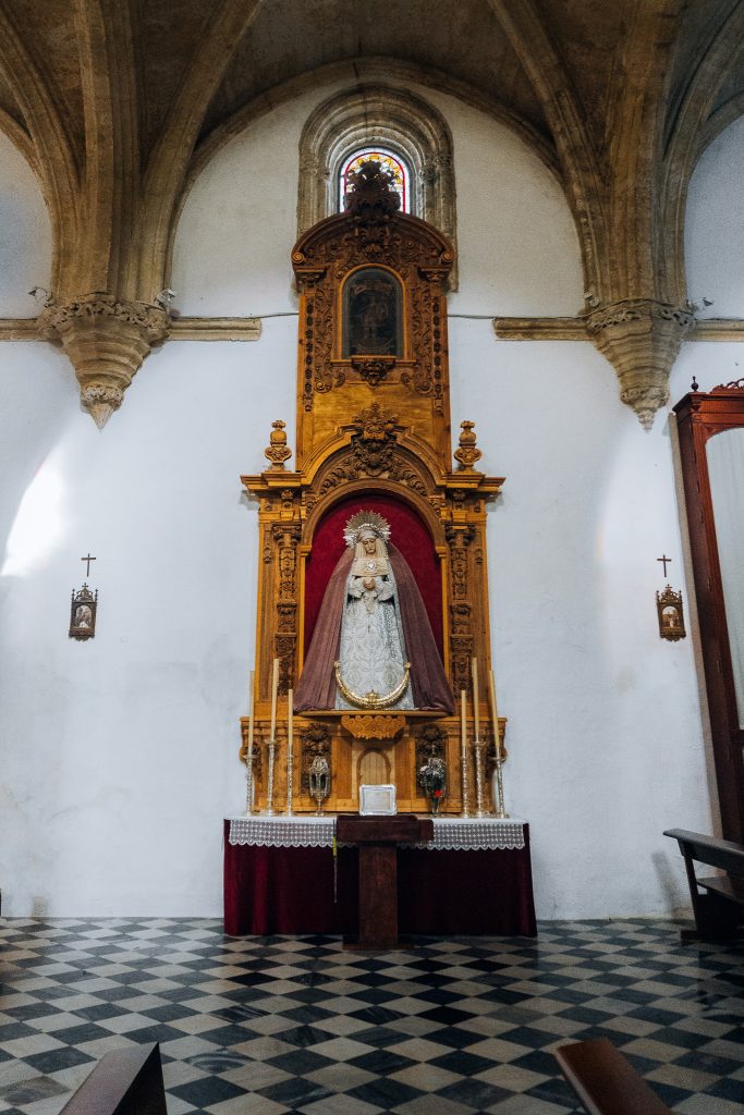 Iglesia del Divino Salvador - Virgen de la Oliva sculpture