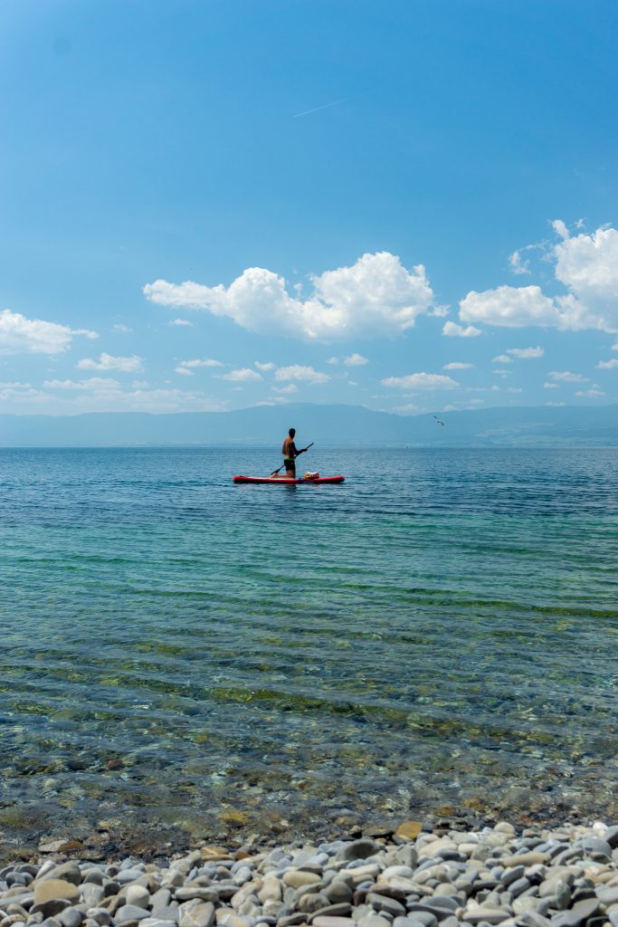 Watersport activities around Lake Geneva in Thonon-Les-Bains - paddleboarding