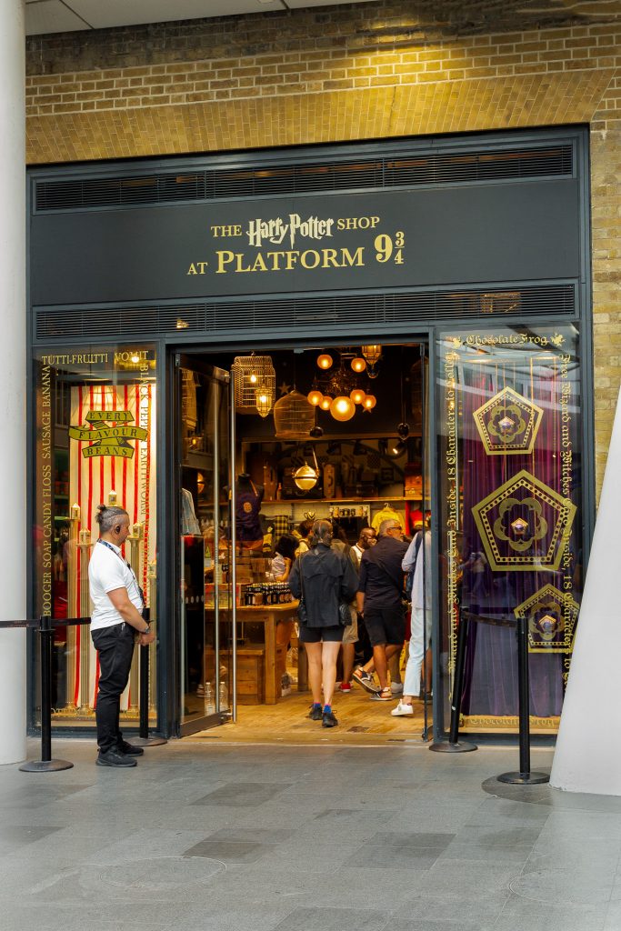 Harry Potter Shops in London at Platform 9¾