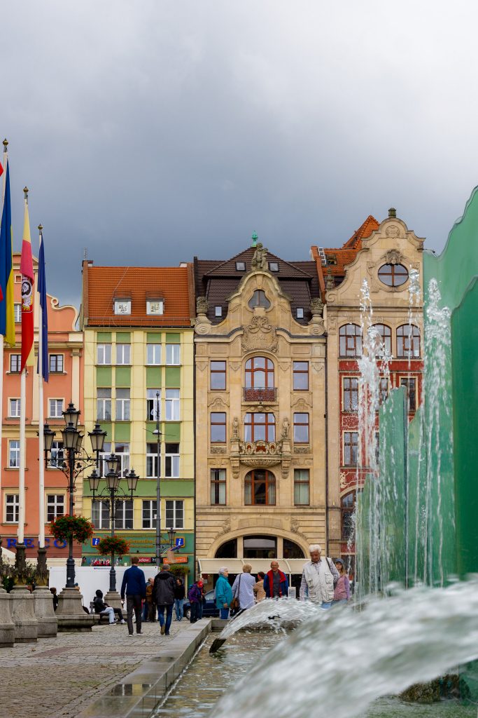 Best places to visit in Wroclaw - main square with colorful buildings