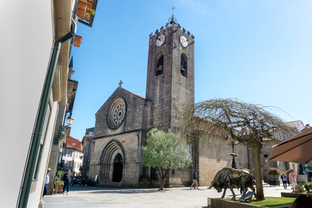 Places to see in Ponte de Lima Old Town - Igreja Matriz