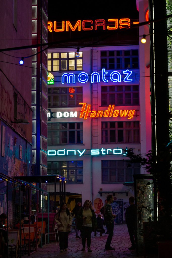 Wrocław Ultimate Travel Guide - Neon Side Gallery