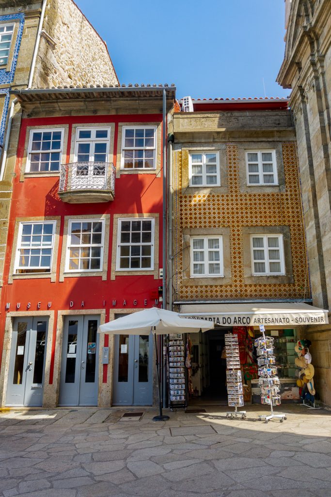 Buildings near Arch of the New Gatein Braga