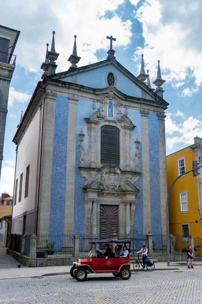 Chapels and churches in Porto, Portugal