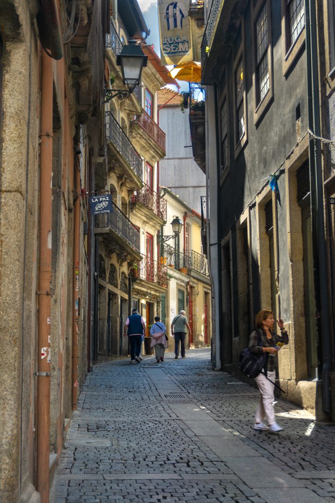 Narrow street in Porto Old Town near Caus da Ribeira
