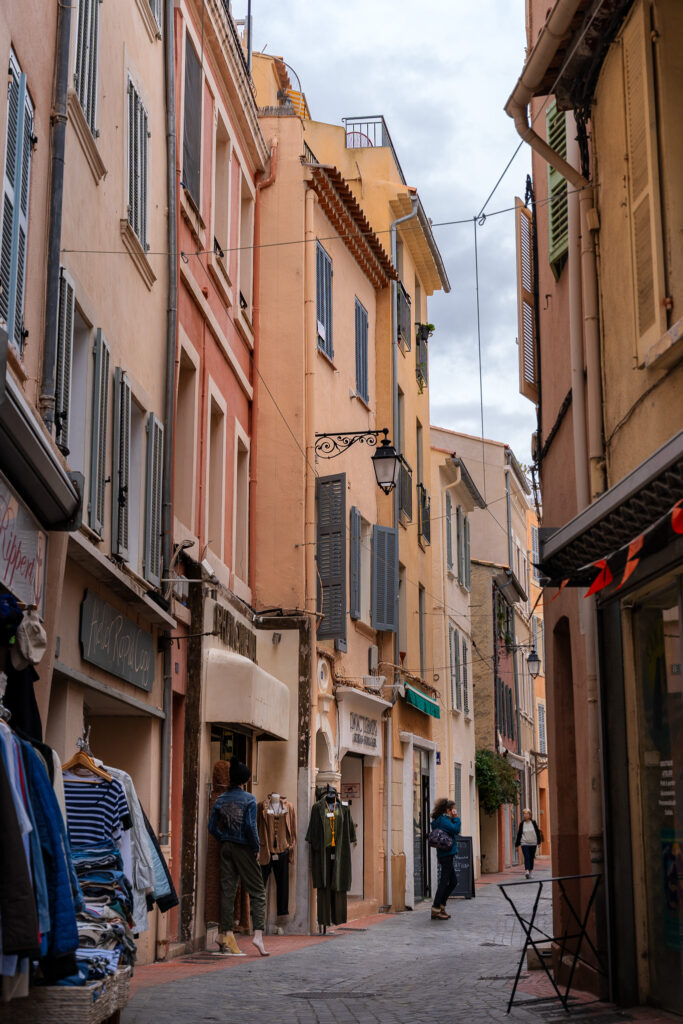 Things to do in Sanary sur Mer - Explore old town