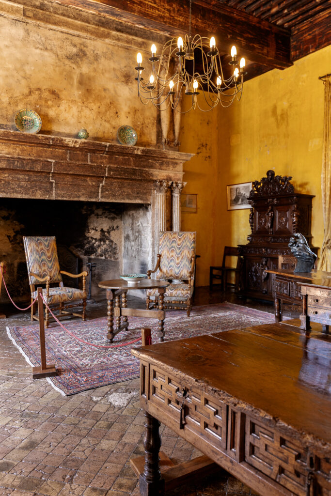 Beautiful room in Lourmarin Castle Provence