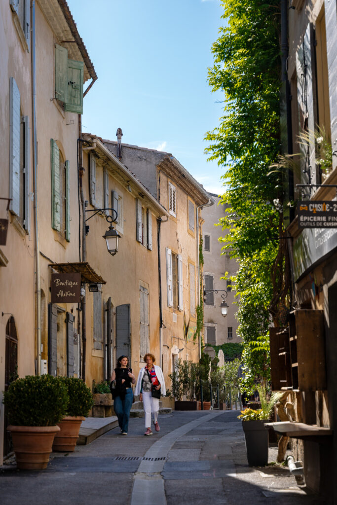 Explore Lourmarin - Enchanting Village In Provence