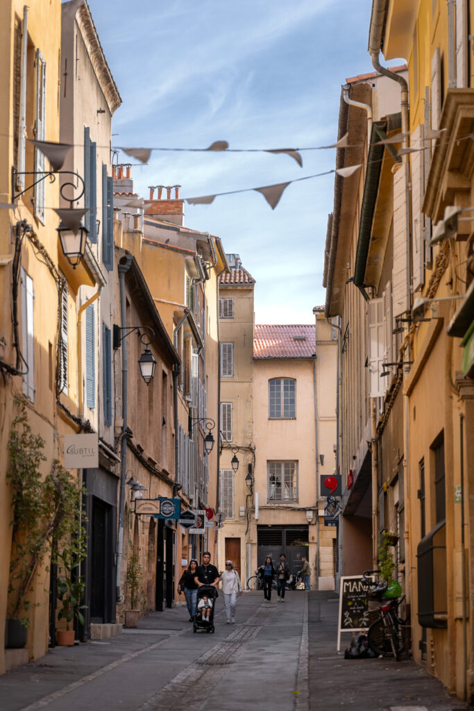 One Day In Aix en Provence - Explore Old Town