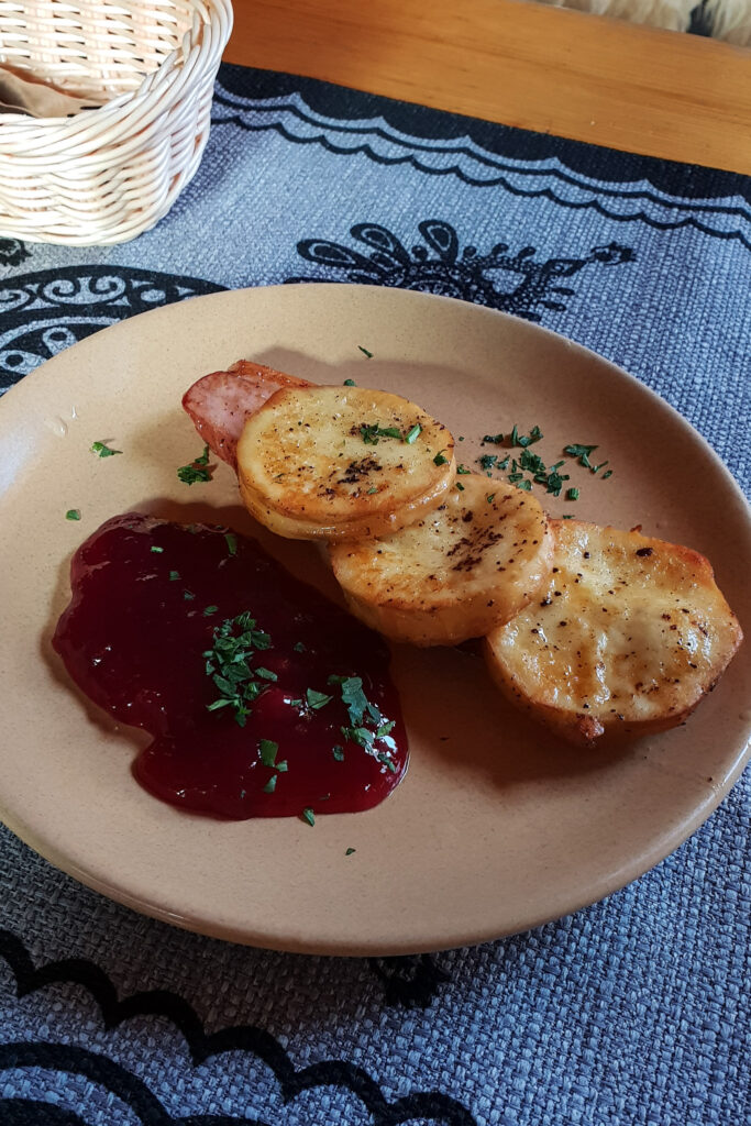 Zakopane Highlander Cuisine - Oscypek with cranberries
