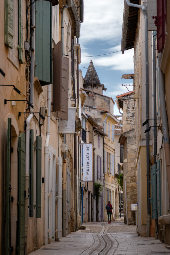 Explore Orgon surroundings - Saint Remy de Provence