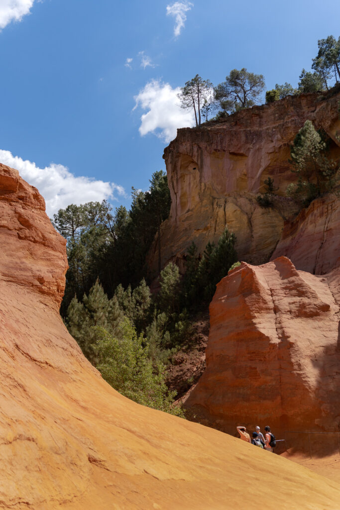 Explore Orgon surroundings - Ochre Trail In Roussillon