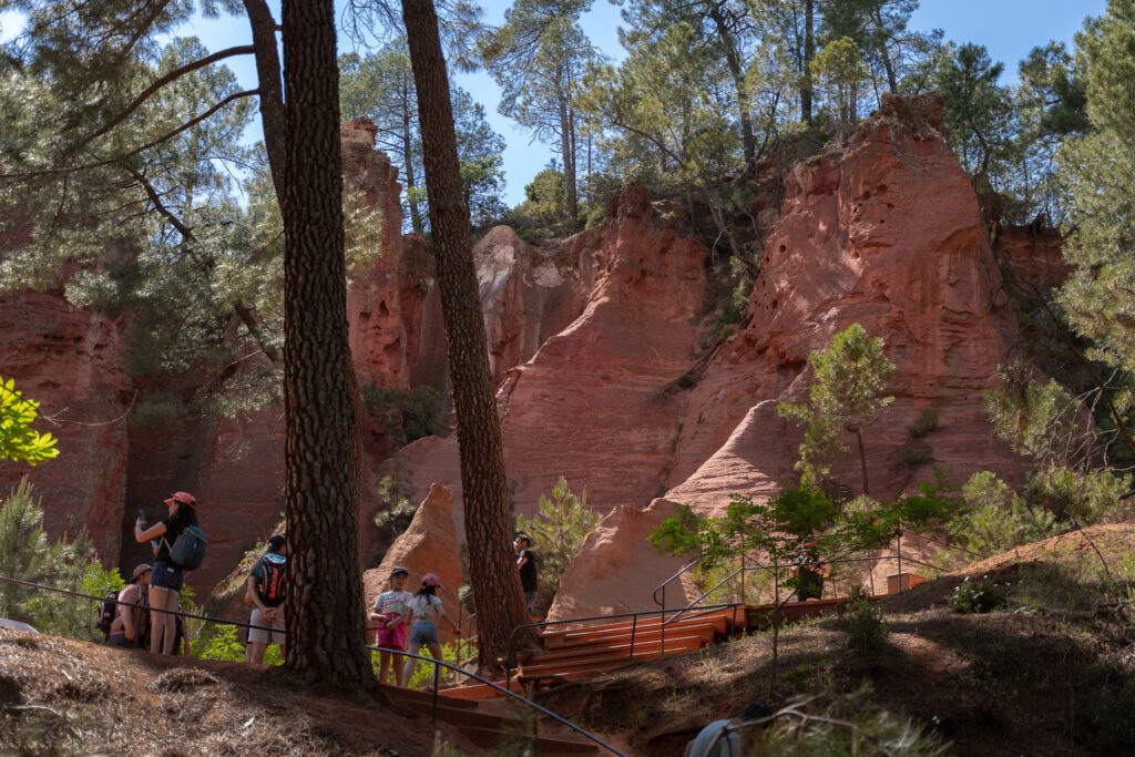 Walking Sentier des Ocres In Roussillon Provence