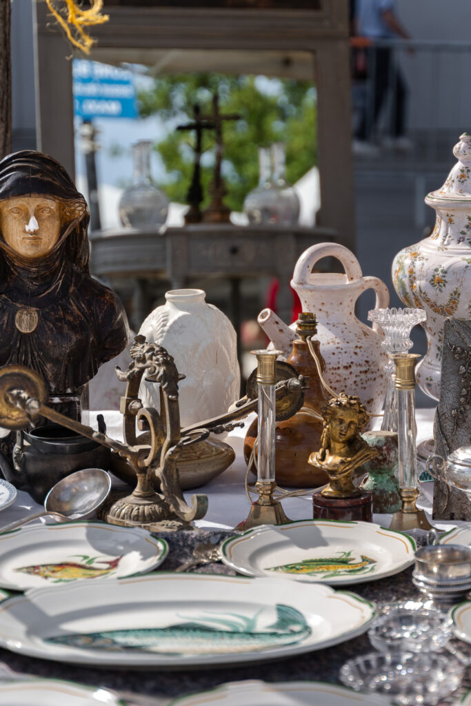Antiques Market in L’Isle-sur-la-Sorgue Provence