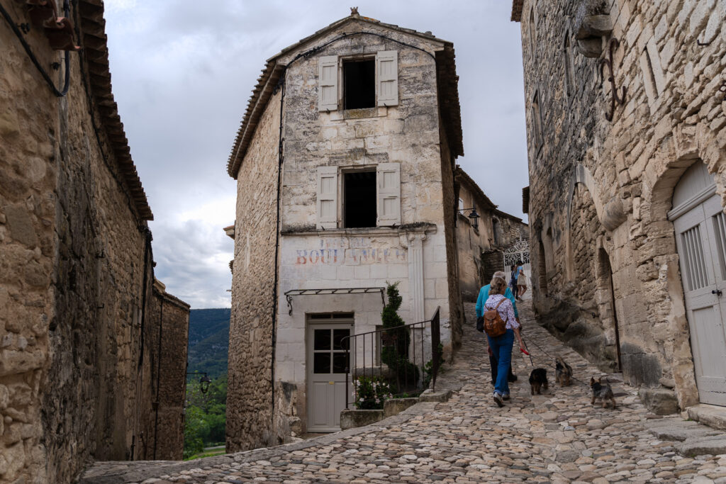 Travel Guide to Lacoste Medieval Village in Provence