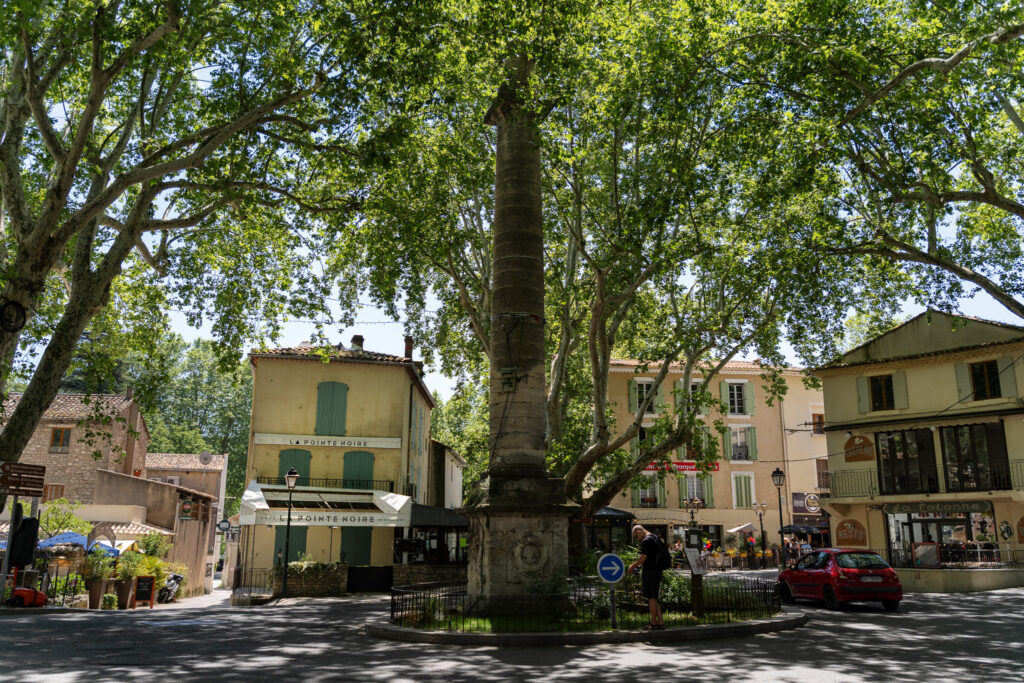 Exploring Fontaine de Vaucluse Village