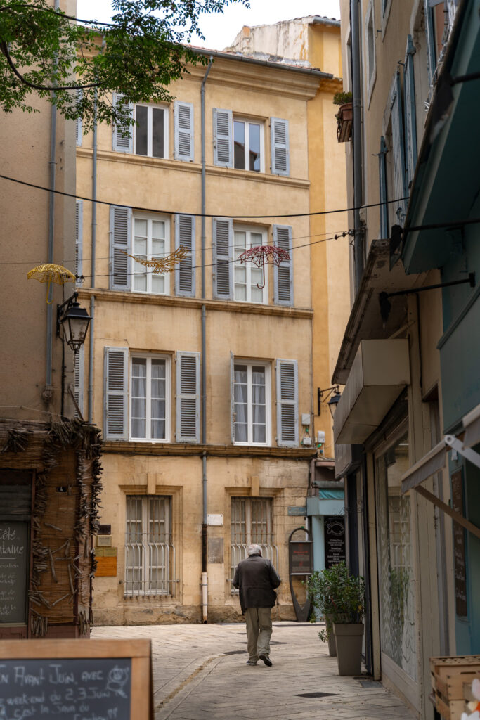 Strolling around Orange old town streets