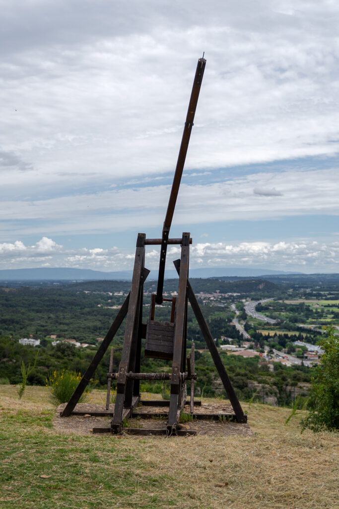 Visiting Fortress Of Mornas in Provence