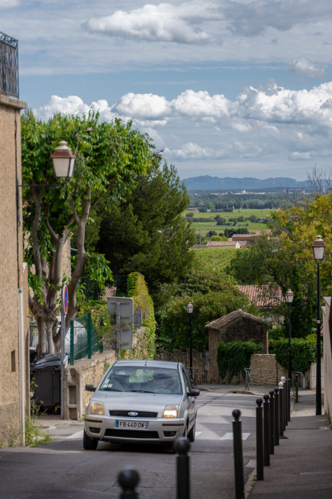How to get to Châteauneuf-du-Pape village