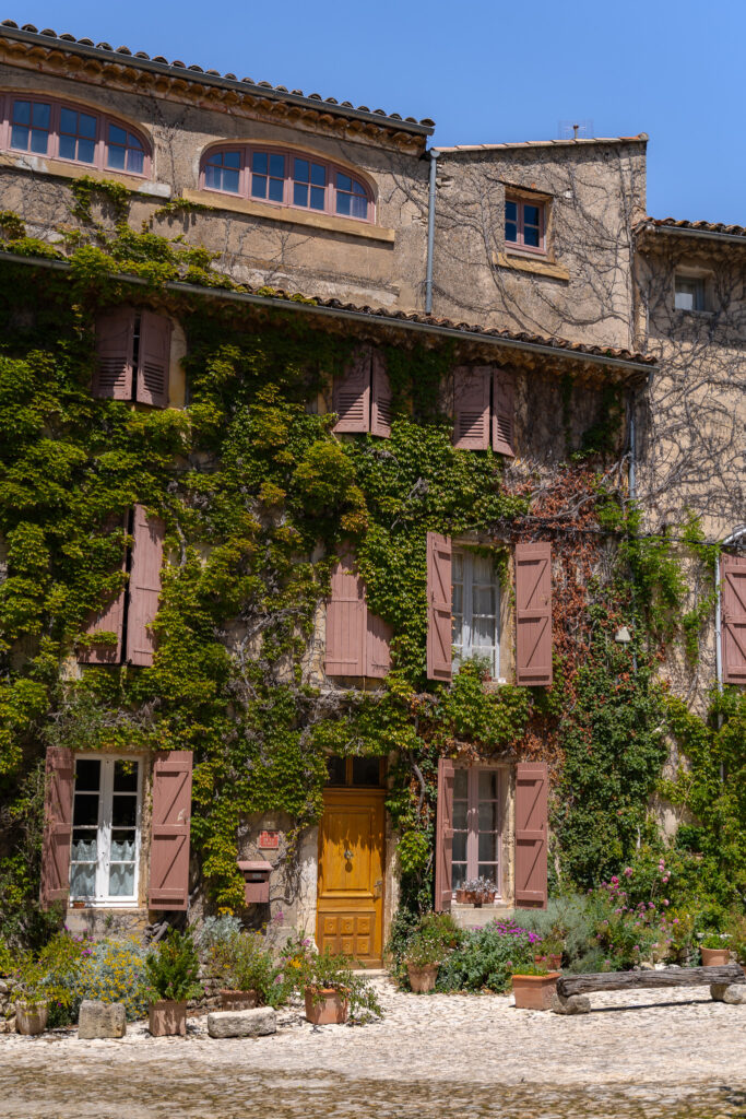 Beautiful building in Saignon village