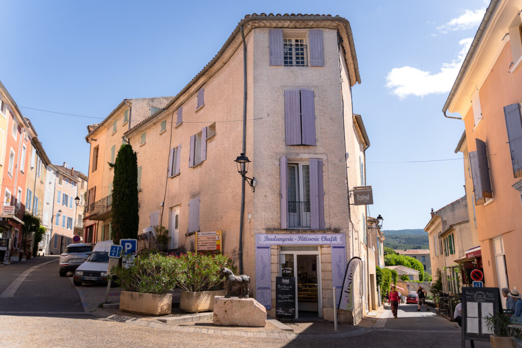 Exploring Saint Saturnin les Apt village streets